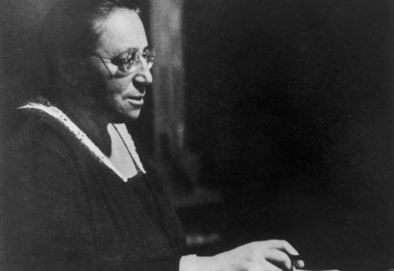 Amalie Emmy Noether (Erlangen, 23. ožujka 1882. – Bryn Mawr, 14. travnja 1935.) - Nepoznata matematička genijalka od koje je učio i Einstein